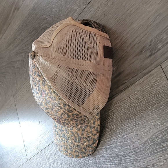 C.C ponytail leopard print hat - Picture 3 of 6
